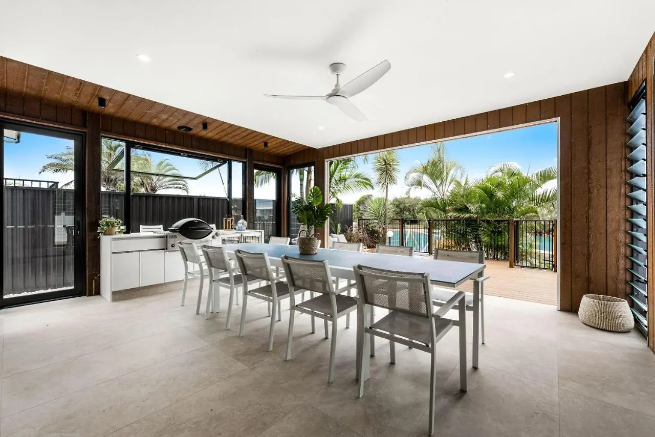 Coorumbong 16 - 5 Bedrooms Mooloolaba 0*,  Australia