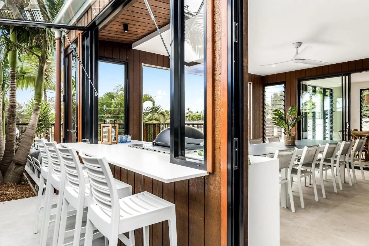 Holiday home Coorumbong 16 - 5 Bedrooms Mooloolaba Australia