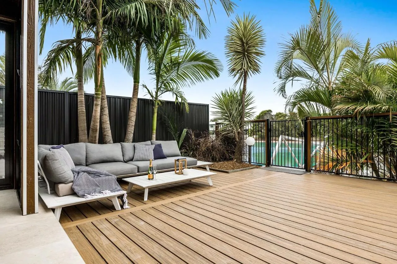 Holiday home Coorumbong 16 - 5 Bedrooms Mooloolaba