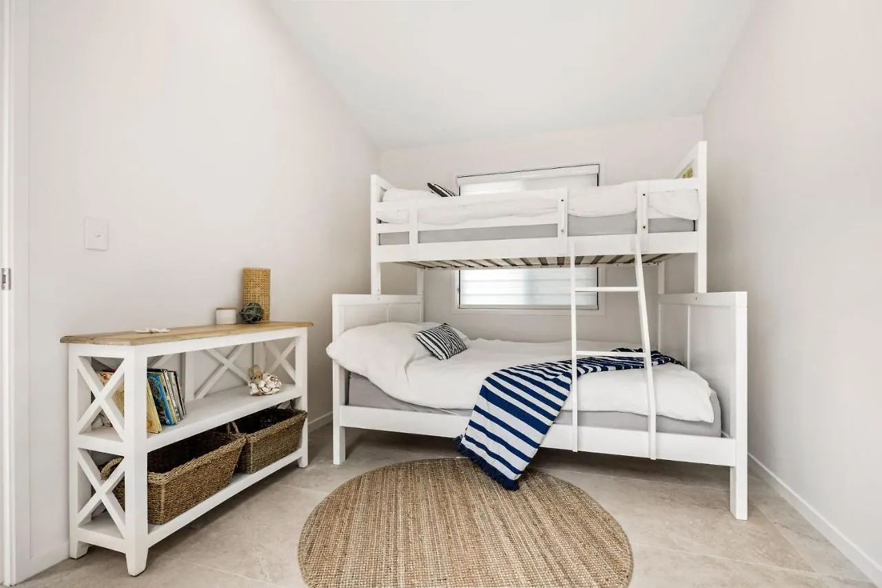 Holiday home Coorumbong 16 - 5 Bedrooms Mooloolaba