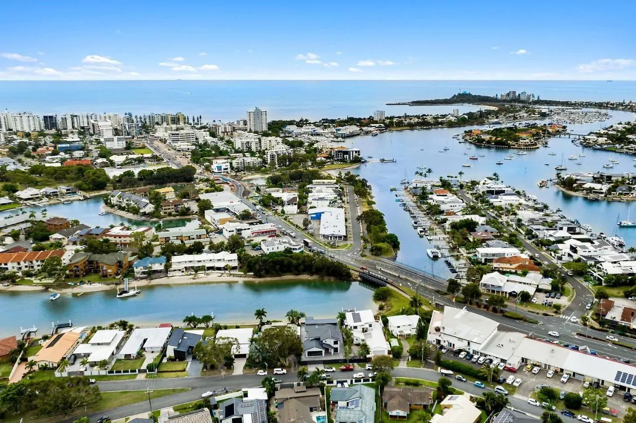 Coorumbong 16 - 5 Bedrooms Mooloolaba Australia