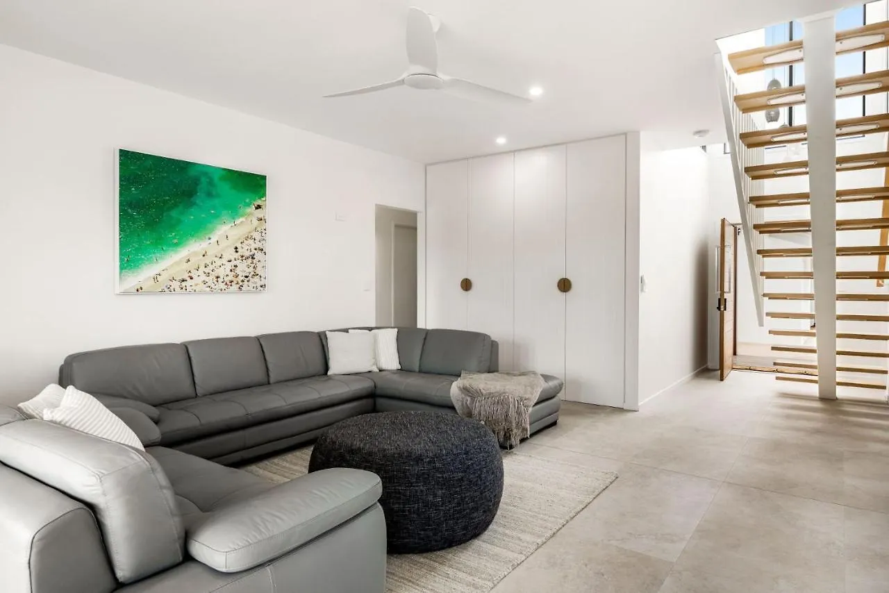 Coorumbong 16 - 5 Bedrooms Mooloolaba 0*,