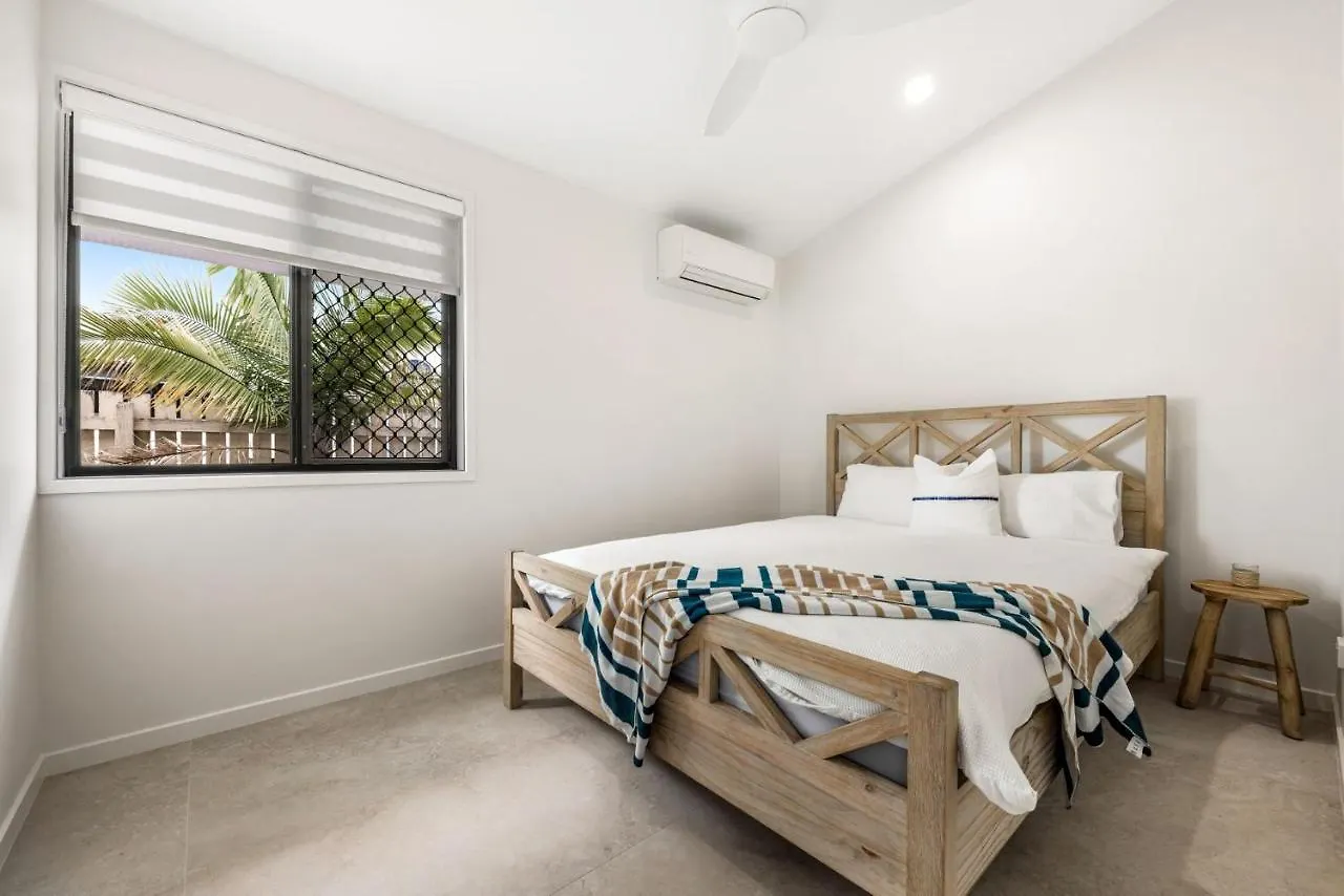 Coorumbong 16 - 5 Bedrooms Mooloolaba 0*,  Australia