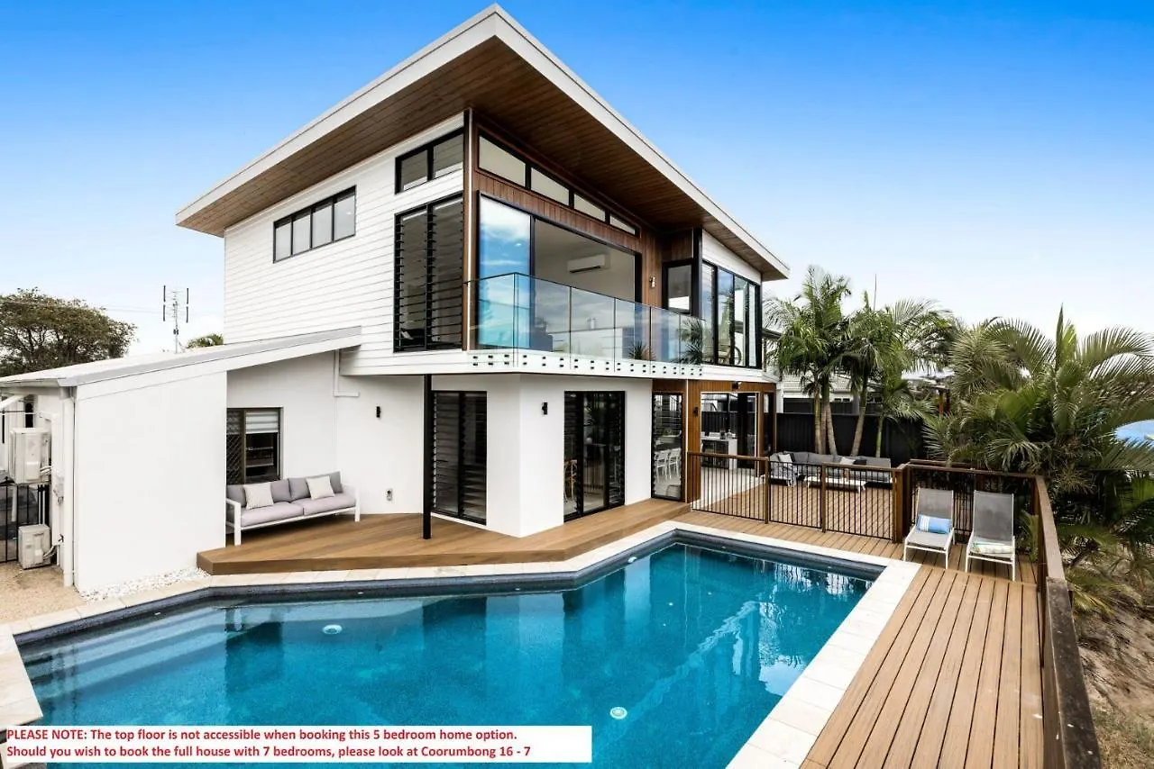 Holiday home Coorumbong 16 - 5 Bedrooms Mooloolaba