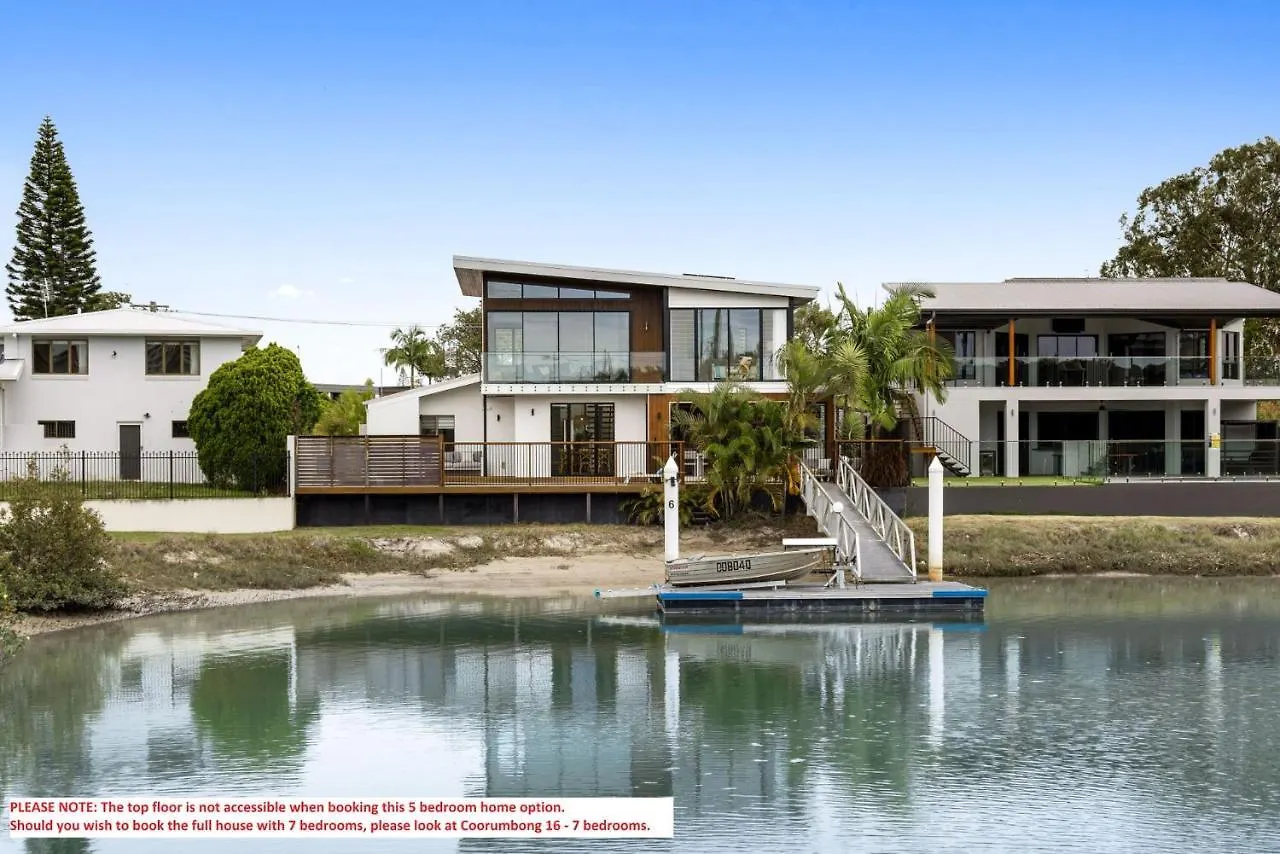 Coorumbong 16 - 5 Bedrooms Mooloolaba